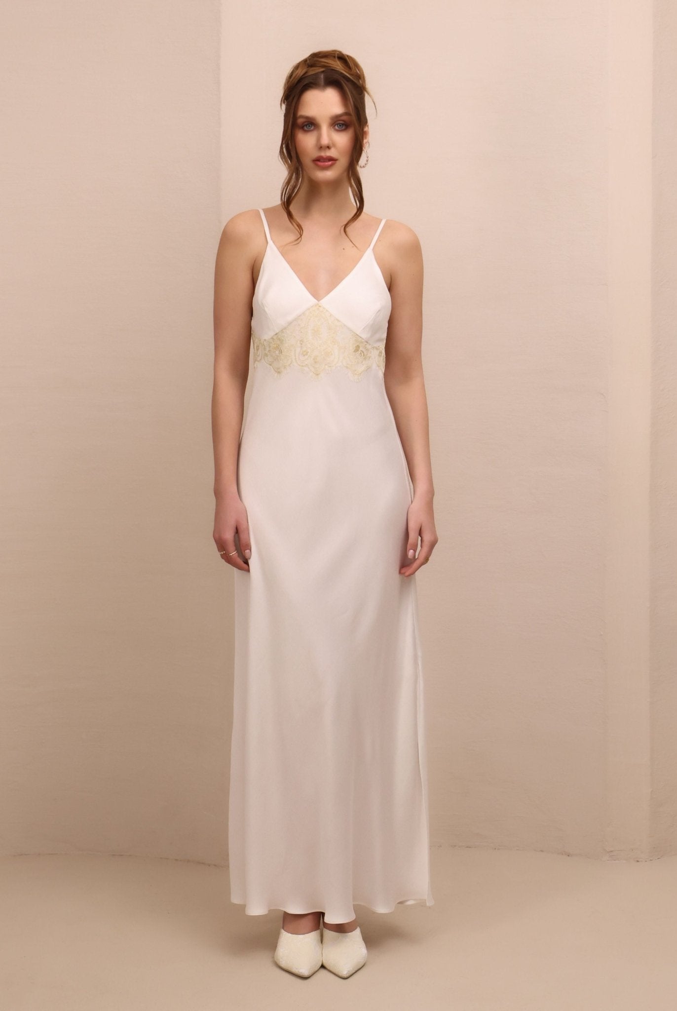 Frontal view of the Bridal Robe and Nightgown Set's inner slip, featuring cups with no padding for a natural, light feel.