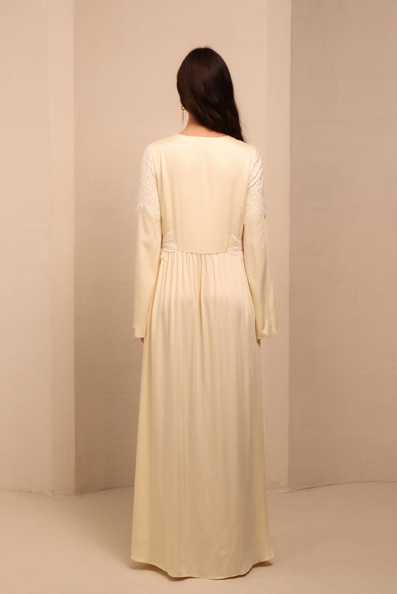 Rear view of the nightdress in a relaxed fit, highlighting the clean lines and the natural comfort of the material.