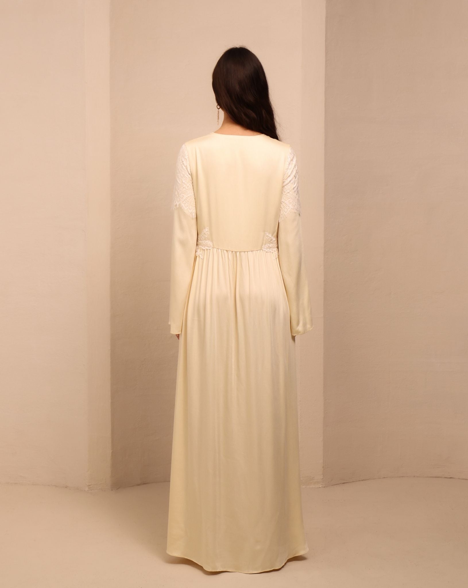 Rear view of the nightdress in a relaxed fit, highlighting the clean lines and the natural comfort of the material.