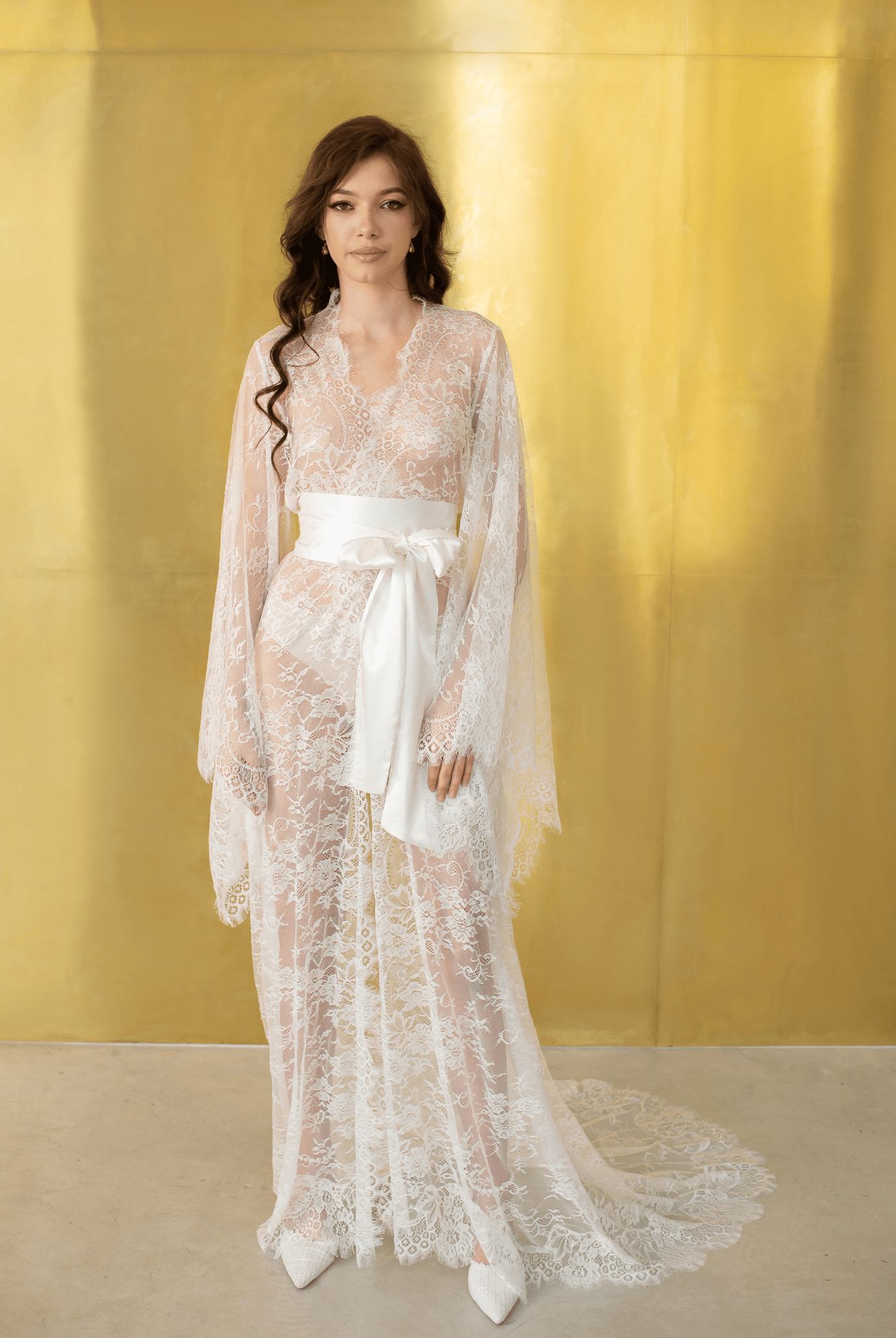 Romantic lace wedding robe with satin belt – perfect bridal morning look by Kafemme