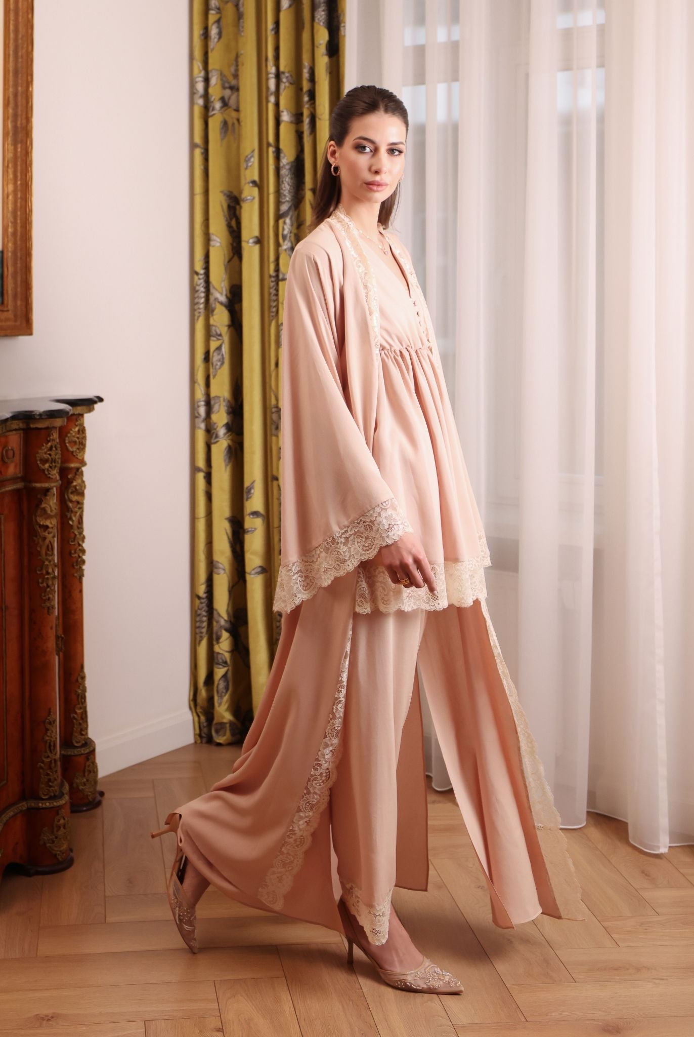 A dynamic view of the versatile set in motion, perfect for serene mornings or cherished postpartum moments.
